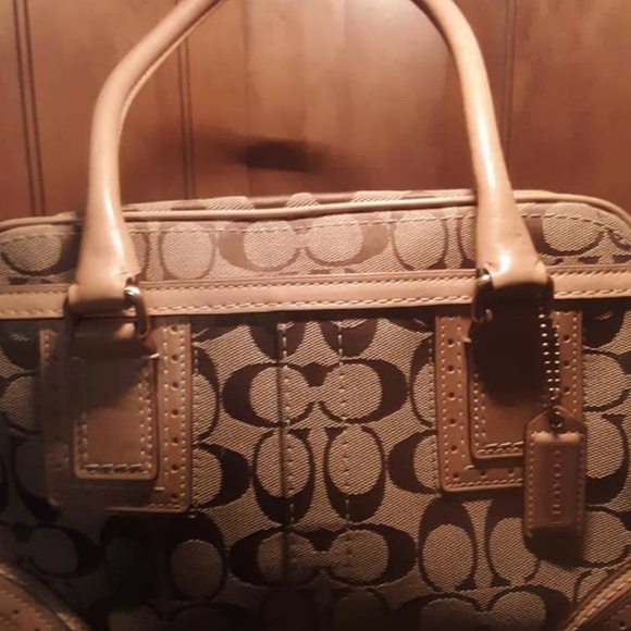 Purse - Picture 1 of 4